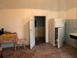 vand-in-centru-vechi-casa-in-asociatie-2-camere-70-mp-utili-4