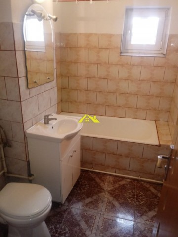 apartament-2-camere-zona-cetate-piata-3
