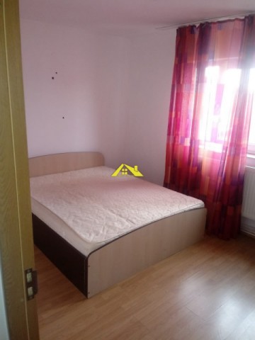 apartament-2-camere-zona-cetate-piata-4