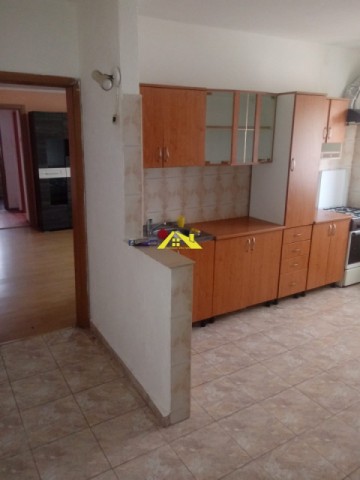apartament-2-camere-zona-cetate-piata-5