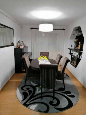 vand-apartament-in-cetate