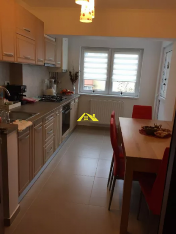 vand-apartament-cu-3-camere-in-ampoi-3-confortabil-cu-loc-de-parcare-1