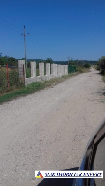 teren-1200-mp-intravilan-titesti-valea-stanii-2