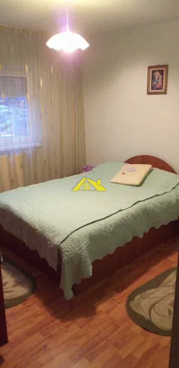 vand-apartament-3-camere-62mp-1