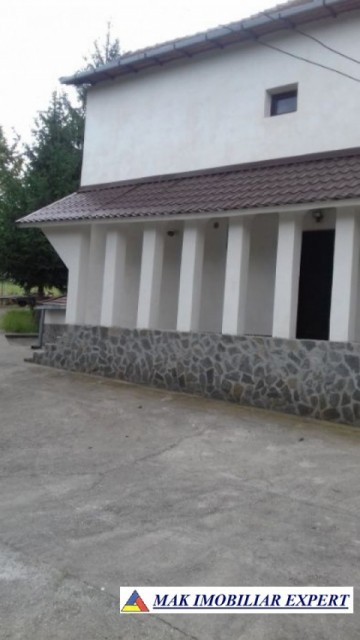 vila-5-camere-teren-2400-mp-campulung