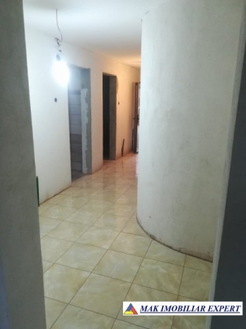 spatiu-comercial-125-mp-campulung-1