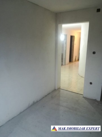 spatiu-comercial-125-mp-campulung-3