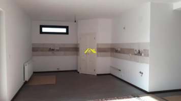 vand-casa-la-cheie