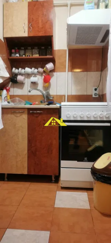 vand-apartament-2-camere-zona-mercur
