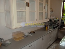 spatiu-comercial-de-inchiriat-pretabil-restaurant-zona-centru-1