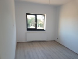 vand-apartament-3-camere-in-bloc-nou-centru-2