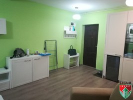 apartament-3-camere-cu-gradina-geam-la-baie-mobilat-modern-2