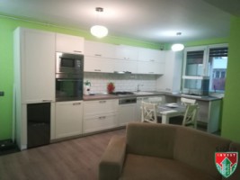 apartament-3-camere-cu-gradina-geam-la-baie-mobilat-modern-5