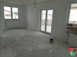 apartament-4-camere-tip-penthouse-doua-terase-mari-pret-avantajos-4