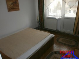 inchiriez-apartament-4-camere-decomandat-zona-valea-aurie-4