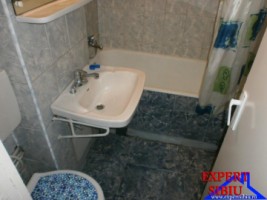 inchiriez-apartament-2-camere-decomandat-zona-p-ta-rahovei-5