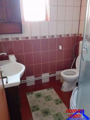 inchiriez-ap-3-camere-si-pentru-perioada-scurta-renovatzona-terezian-6