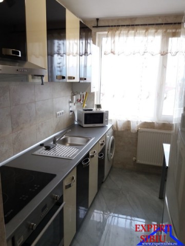 inchiriez-apartament-2-camere-decomandat-zona-ciresica-3