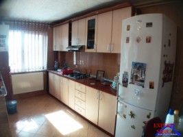 inchiriez-apartament-2-camere-renovat-zona-strand-ii-5