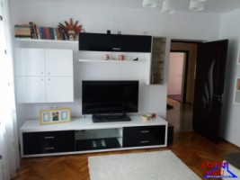 inchiriez-apartament-4-camere-decomandatzona-mihai-viteazul-1