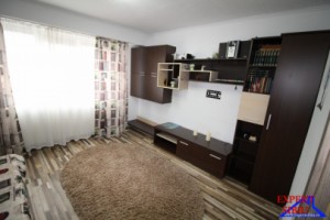 inchiriez-apartament-3-camere-recent-renovat-zona-lazaret-4