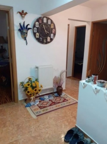 apartament-3-camere-decomandat-zona-constantin-gane-1