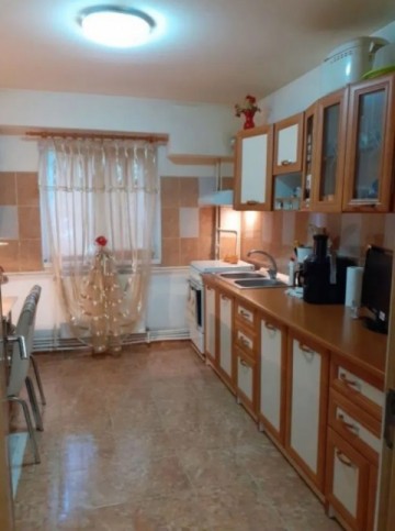 apartament-3-camere-decomandat-zona-constantin-gane-4