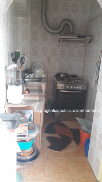 apartament-3-camere-decomandat-zona-bazar-2