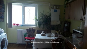 apartament-3-camere-decomandat-zona-bazar-5