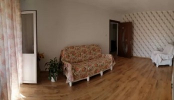 apartament-cu-3-camere-decomnadat-etaj-01