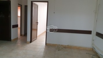 spatiu-comercial-zona-centru-vechi-cu-vad-zona-renovata-1