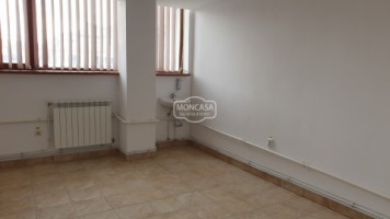 spatiu-comercial-zona-centru-vechi-cu-vad-zona-renovata-4