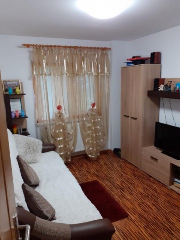 apartament-3-cam-mobilat-30-mp-beci-2-incaperi-capat-1-4