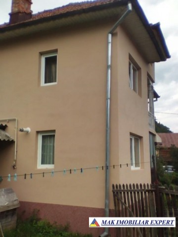 vila-cu-4-camere-si-teren-de-1270-mp-de-vanzare-rucar-arges-4