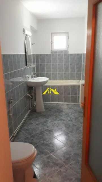 inchiriez-apartament-foarte-spatios-2