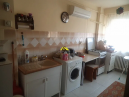 vand-apartament-2-camere-mobilat-zona-cetate-7