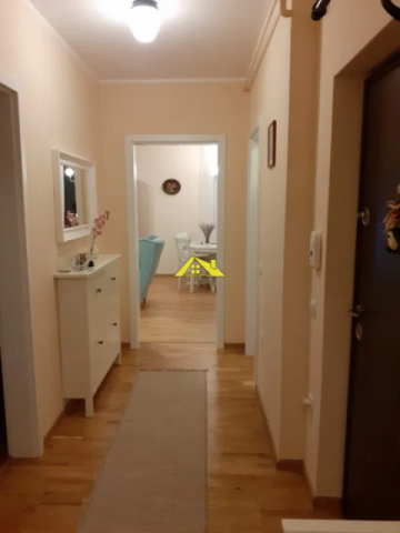 vand-apartament-3-camere-centru-1
