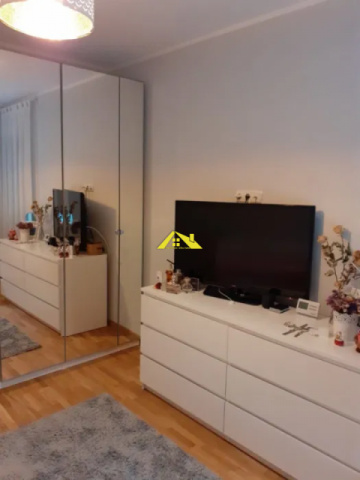 vand-apartament-3-camere-centru-5
