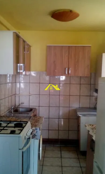 inchiriez-apartament-cu-2-camere-ocupare-imediata-zona-centrala