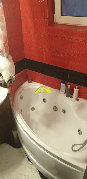 vand-apartament-cetate-3-camere-4