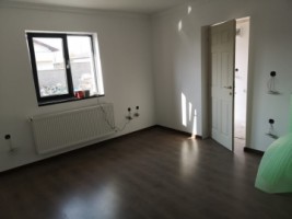 casa-3-camere-in-spatele-jandarmeriei-300-euro-1