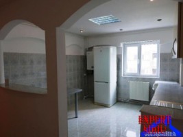 inchiriez-apartament-2-camererecent-renovat-zona-turnisor