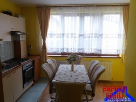 inchiriez-apartament-3-camere-de-lux-zona-selimbar-peco-lukoil-8