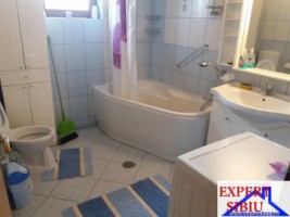 inchiriez-apartament-3-camere-de-lux-zona-selimbar-peco-lukoil-9