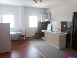 inchiriez-apartament-3-camererecent-renovatzona-gusterita-3