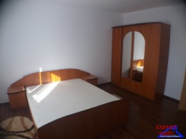 inchiriez-apartament-3-camere-decomandat-la-casa-zona-strand-4