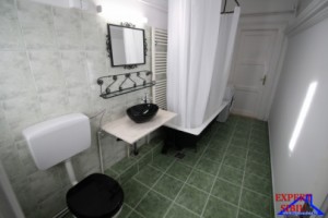 inchiriez-apartament-2-camere-la-casarenovat-zona-centrala-6