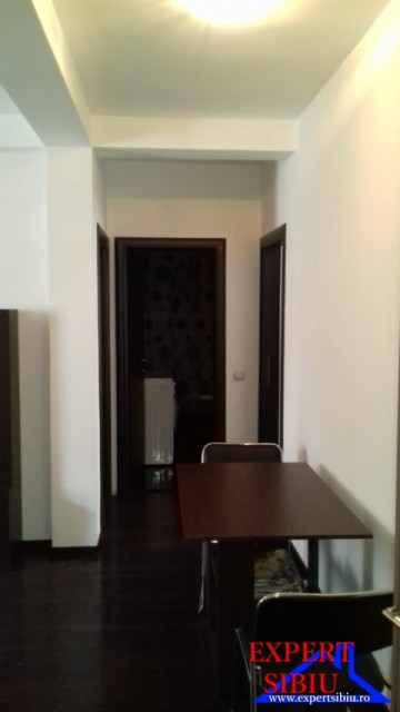 inchiriez-apartament-3-camererenovatzona-calea-cisnadiei-4