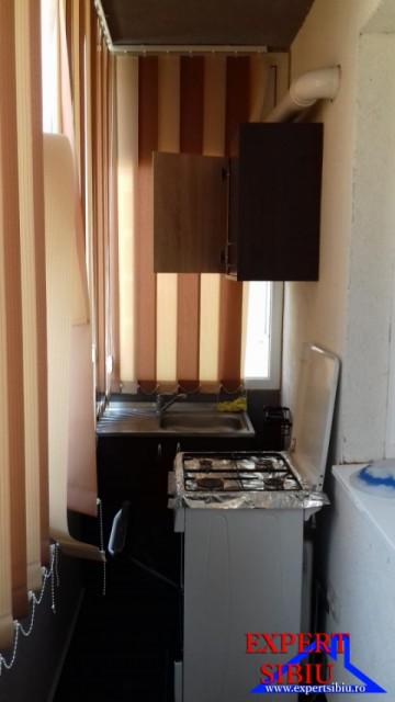 inchiriez-apartament-3-camererenovatzona-calea-cisnadiei-5