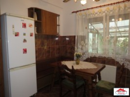 apartament-central-2-camere-cu-garaj-terasasi-curte-21772-2